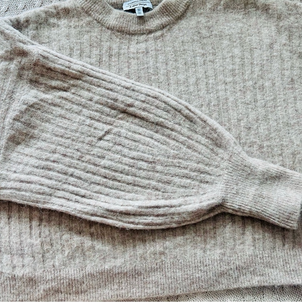 Beige Ribbed Knit Sweater - Picture 4 of 6